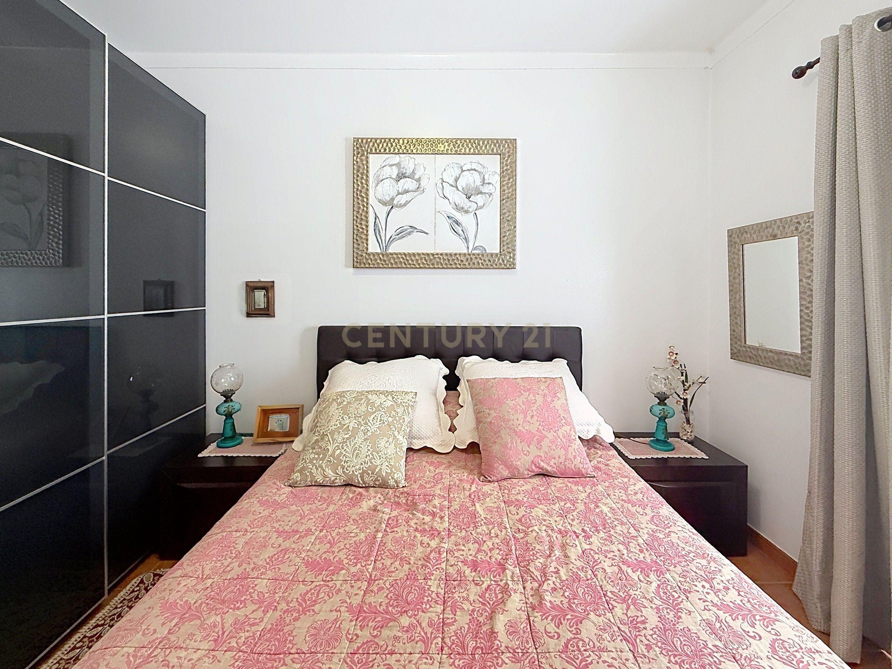 Fotografia 3 de Apartamento T2 no Centro Histórico da Nazaré com Vista Mar