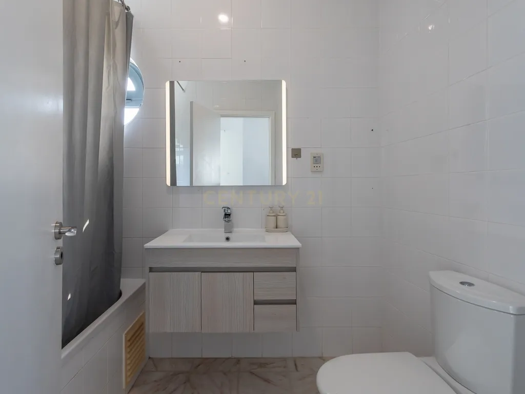 Moradia Isolada T3 no Condomínio Privado Palmela Village - Image 22