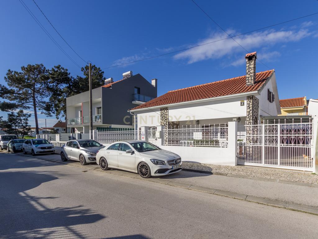 Moradia Isolada T2+1 Quinta do Conde - Image 1