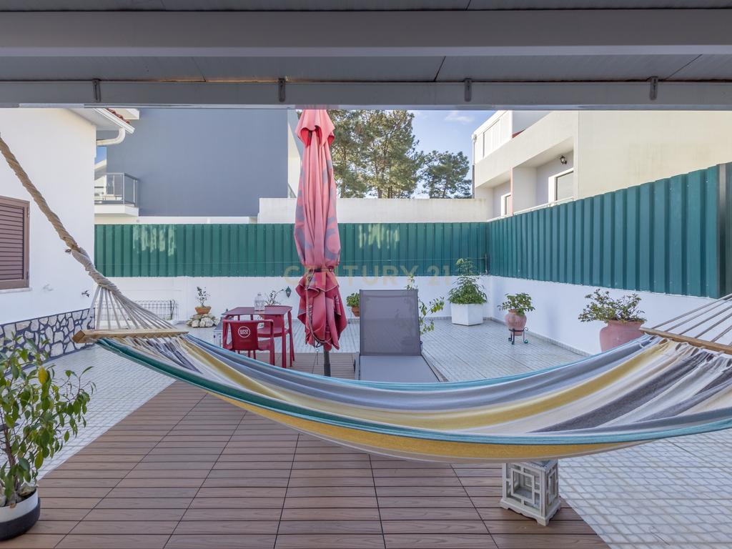Moradia Isolada T2+1 Quinta do Conde - Image 12