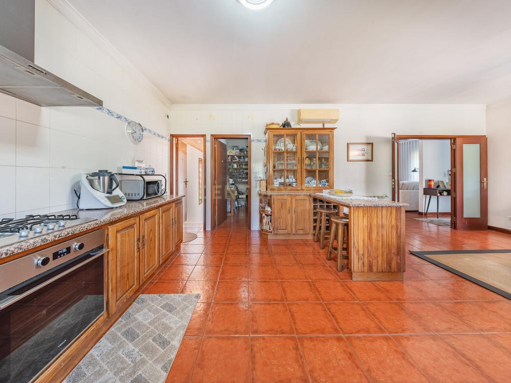 Casa T4 com Vista Panorâmica em Arcos de Valdevez - Image 14