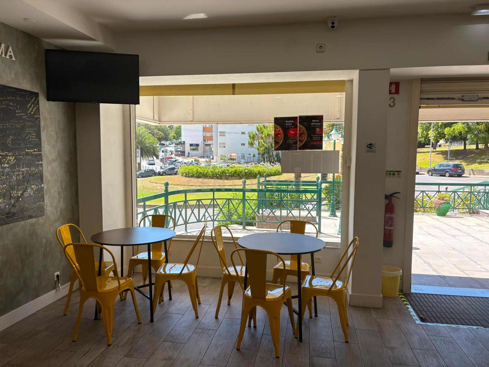 Fotografia 10 de TRESPASSE DA PIZZARIA " SOLO PIZZA " EM MASSAMÁ – EXCELENTE LOCALIZAÇÃO!