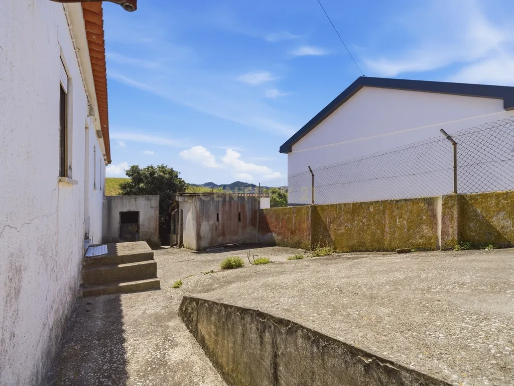 Quinta em Bonabal com Moradia T3 + Armazém + Terreno com mais de 3 400m2 - Image 13