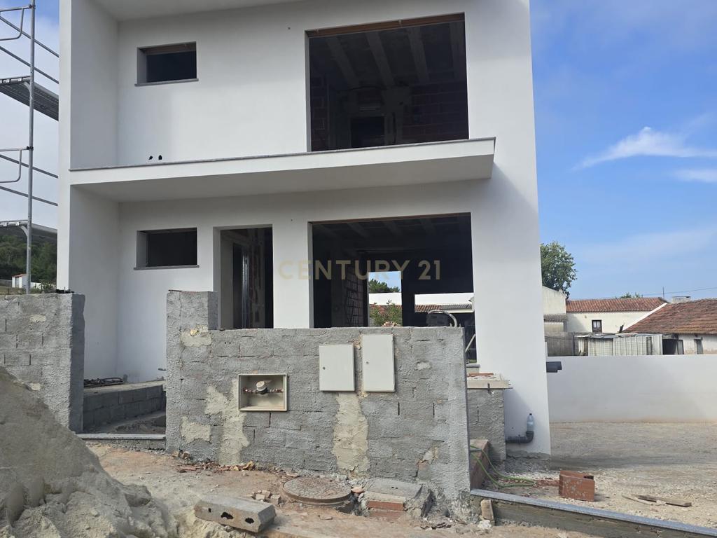 Oportunidade Moradia Nova T2 perto das praias Nazare, São Martinho.. - Image 3