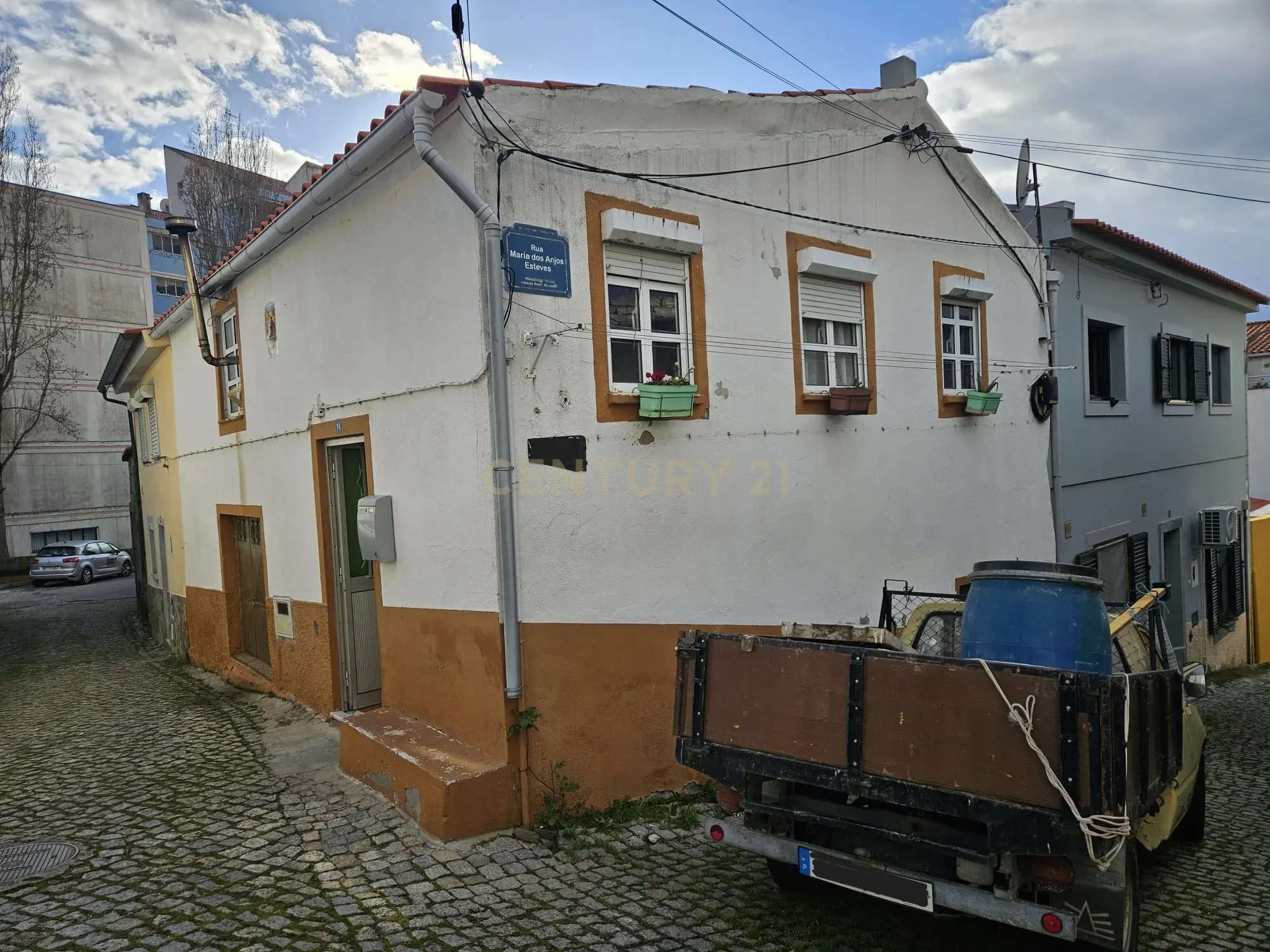 Moradia Acolhedora T2 em São João da Pesqueira - Image 1