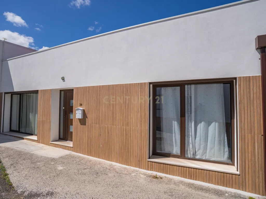Moradia T3 em Leiria com terraço e churrasqueira - Image 26