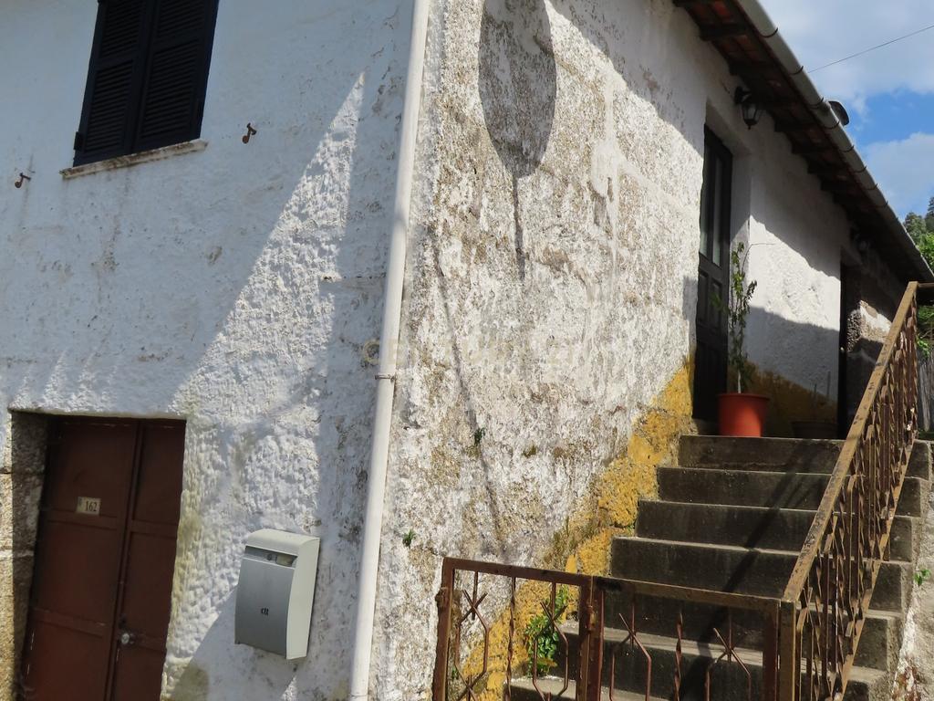 Moradia T2 em Travanca, Cinfães – Ideal para Habitação ou Férias - Image 12