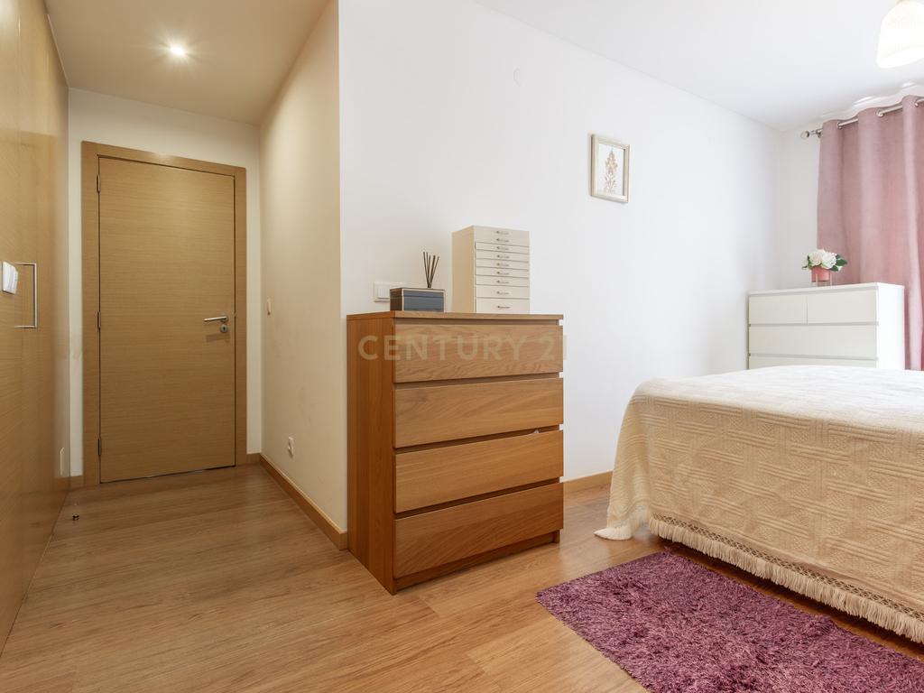 Apartamento T2 moderno com lugar de garagem, Quinta do Património (Sacavém) - Image 18