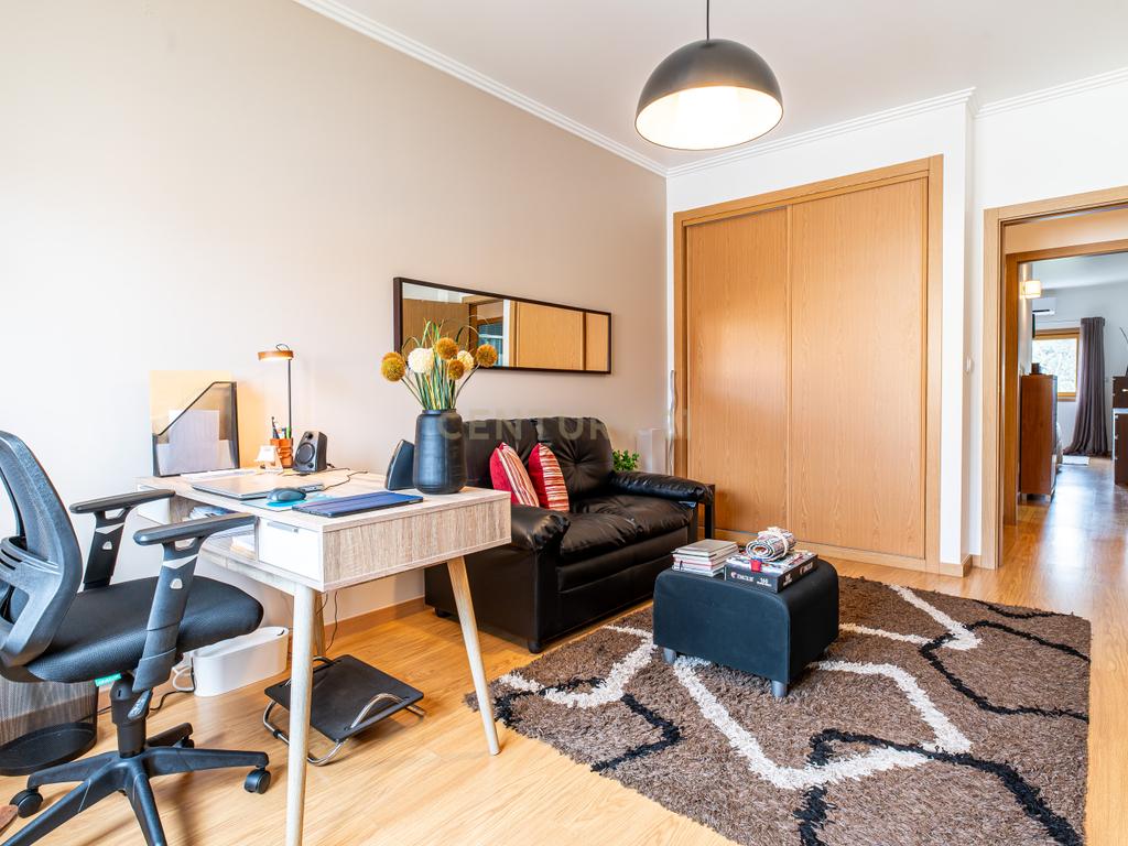 Apartamento T3+1 com Sótão de 100m² na Abrunheira – Oportunidade Única!   - Image 26