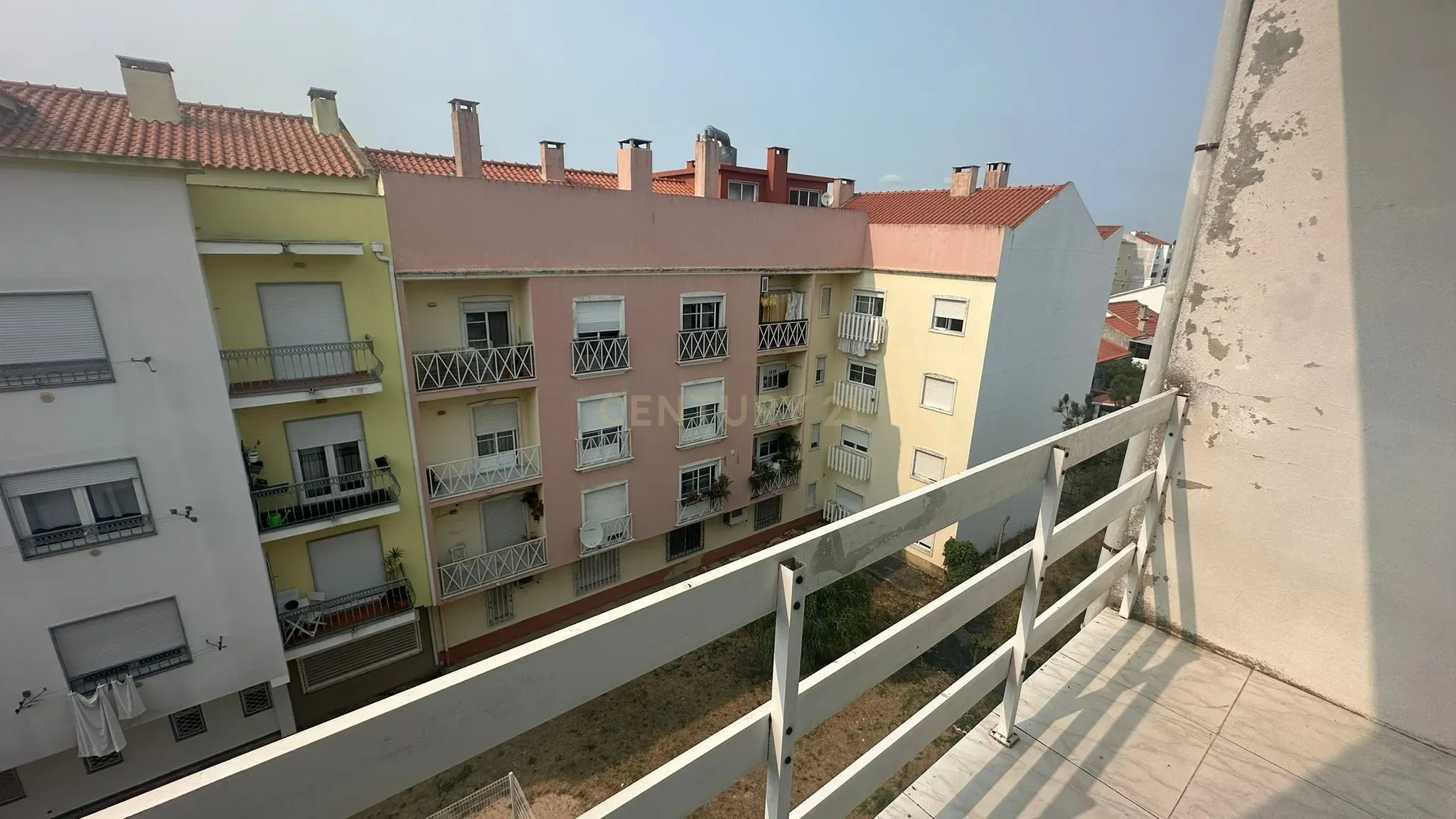 Apartamento T2 com Varanda, na Quinta do Conde - Image 18