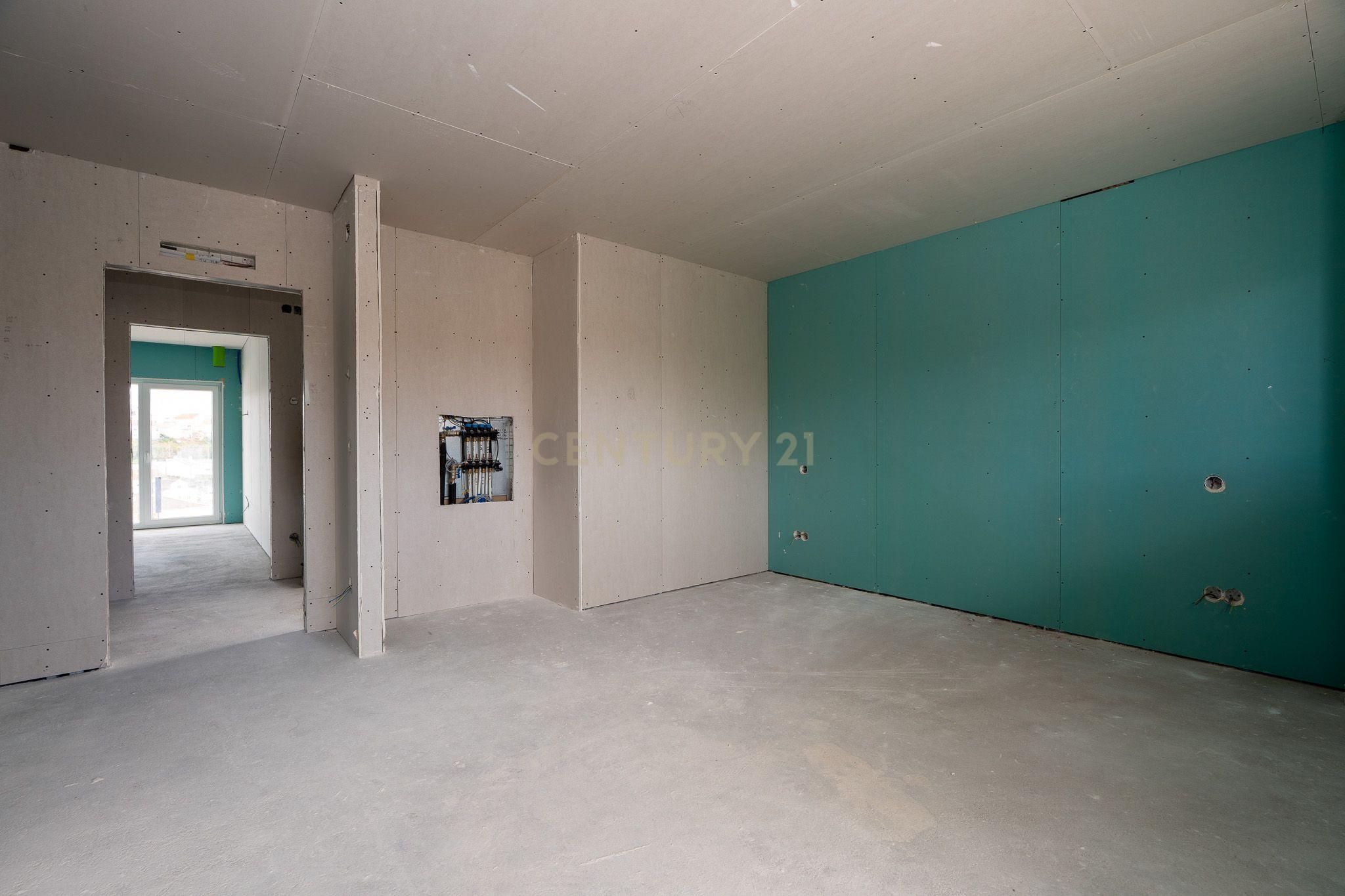 Moradia T3 de Arquitetura Moderna na Ericeira - Image 10