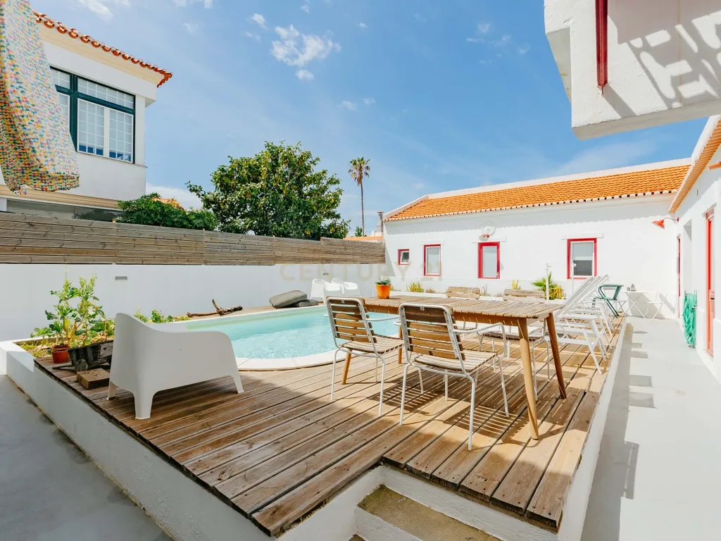 Moradia de Charme Renovada | Piscina | A 3 minutos da Praia da Parede - Image 7