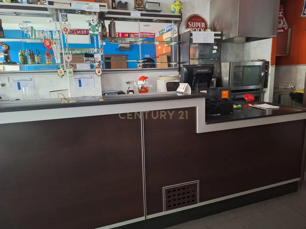 Espaço Comercial em Portalegre - Oportunidade Única! - Image 4