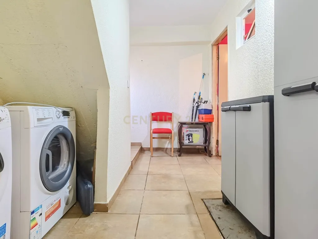 Moradia T2 com 70 m² localizada em Foz Côa, no Largo do Rossio, em pleno Alto Douro Vinhateiro. - Image 10