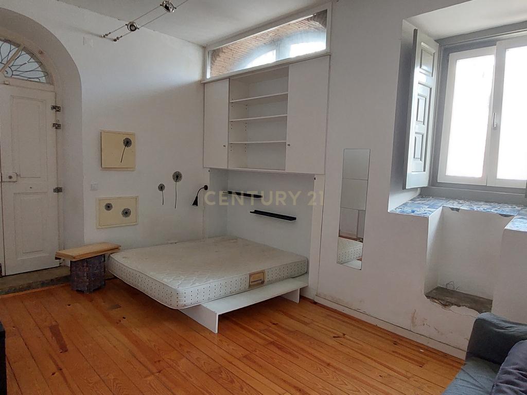 Apartamento T0 em Lisboa com LICENÇA AL válida e transmissível - Image 6