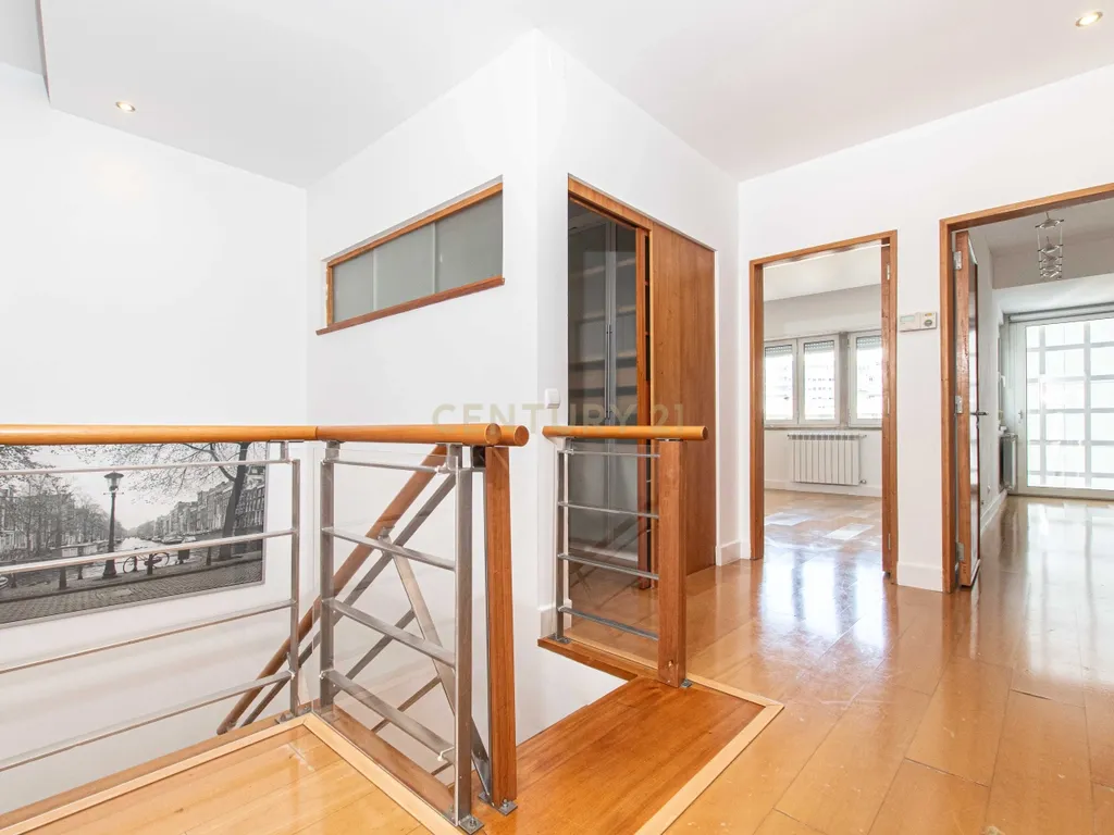Duplex em Estados Unidos Da America, Lisboa com Vista para a Cidade - Image 16