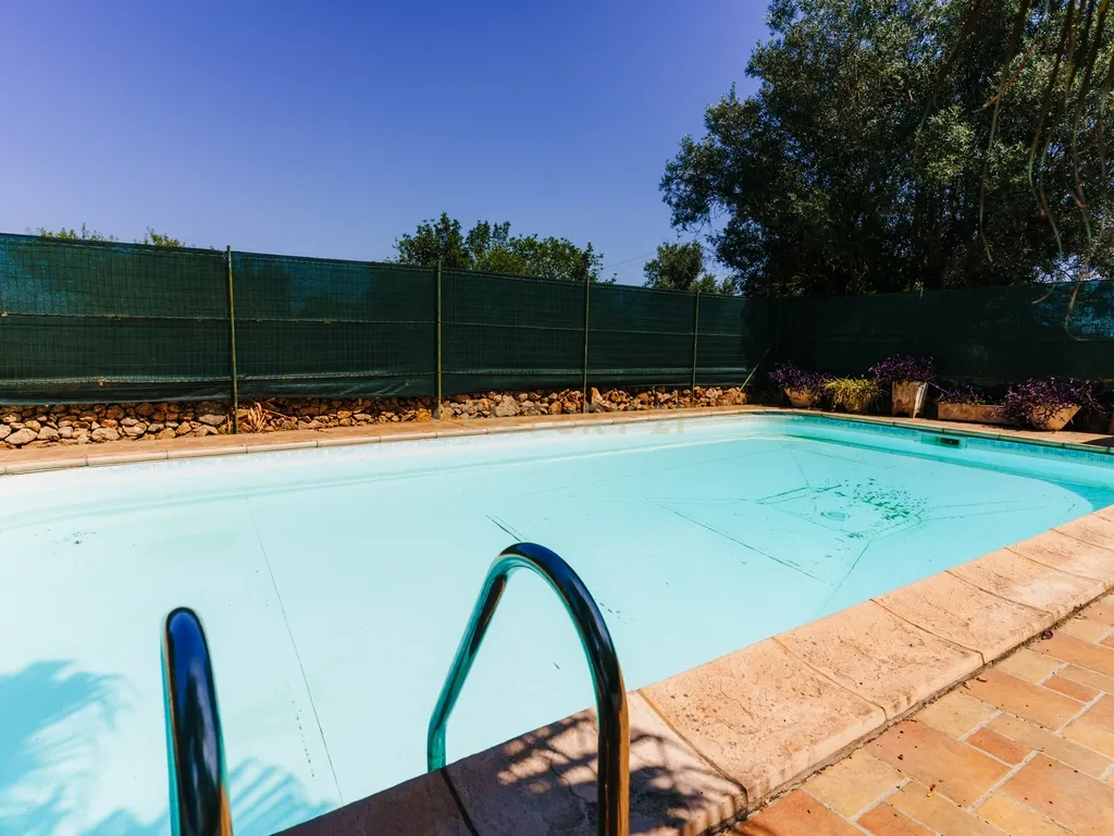 Quinta com 8660 m2 com Moradia, piscina e dois terraços panorâmicos em Silves - Image 16