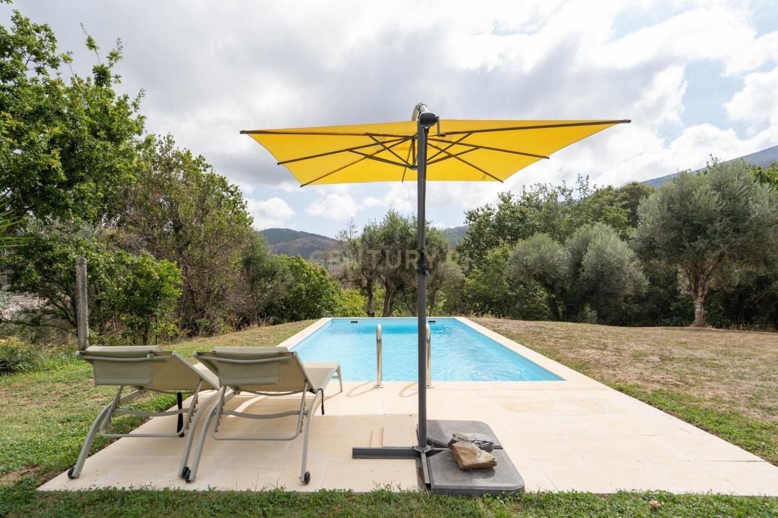 Fotografia 7 de Incrível Moradia T4, piscina de água salgada, ar condicionado, energia solar, amplo terreno e vistas fabulosas!