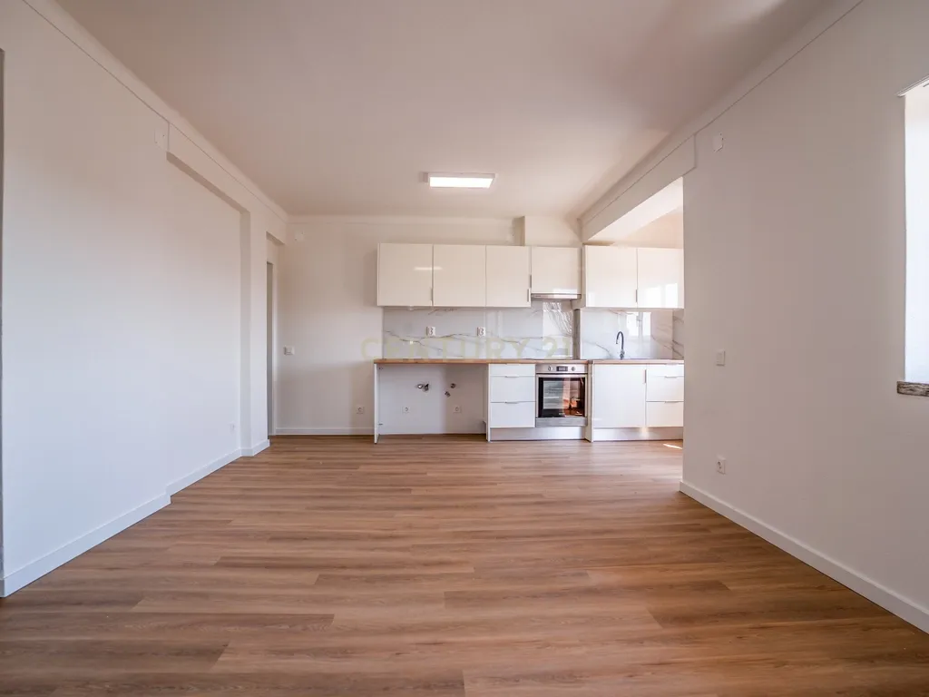 Apartamento T3 | Renovado | Caldas da Rainha - Image 1