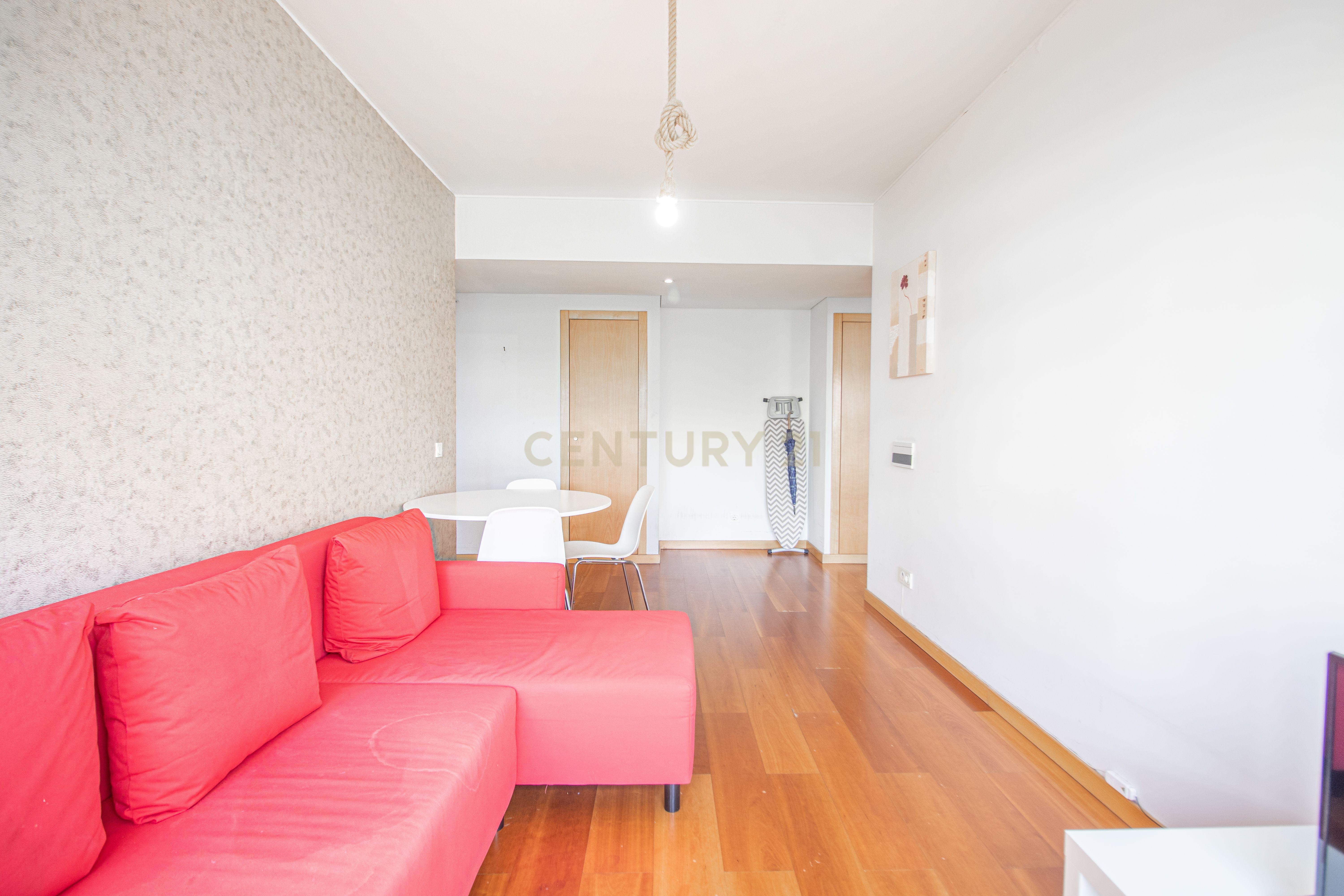 Fotografia 4 de Apartamento T1 com Garagem no Parque Nações