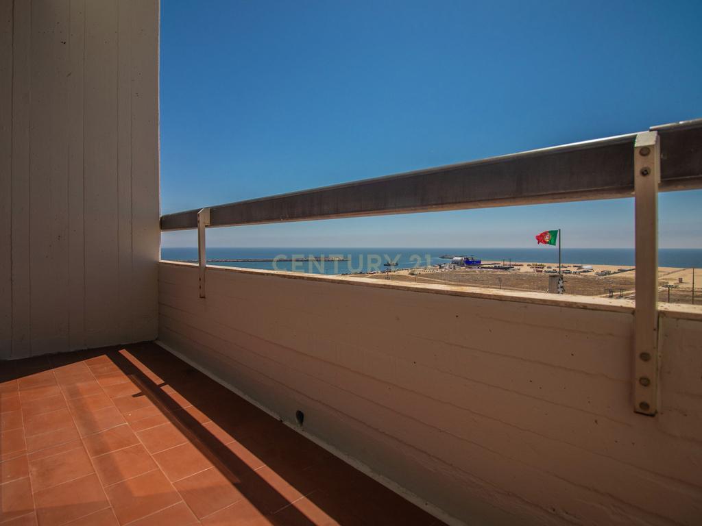 Penthouse T3 na mais privilegiada localização da Figueira da Foz - Image 18