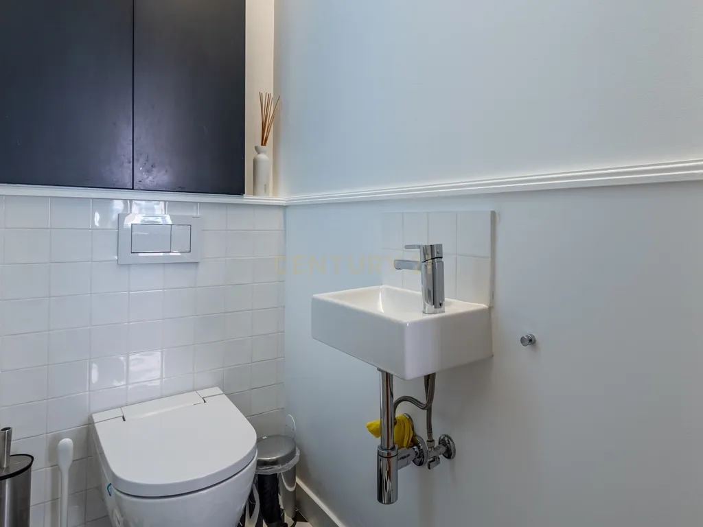 Apartamento T4 Renovado em Santo António, Lisboa — Onde a elegância se sente em cada detalhe - Image 21