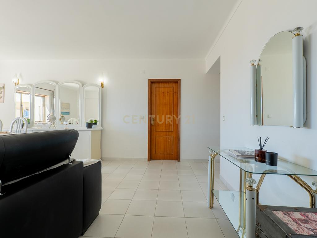 T2 com lugar de garagem, Vista Mar e Vista Rio na Praia da Rocha - Image 4