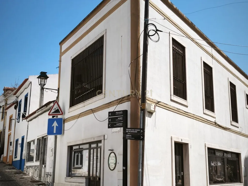 Prédio em Alenquer - Image 2