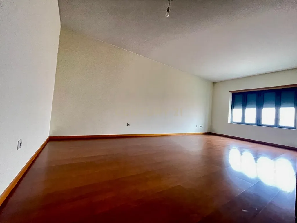 T2 no Empreendimento da Quinta da Seara - Image 6