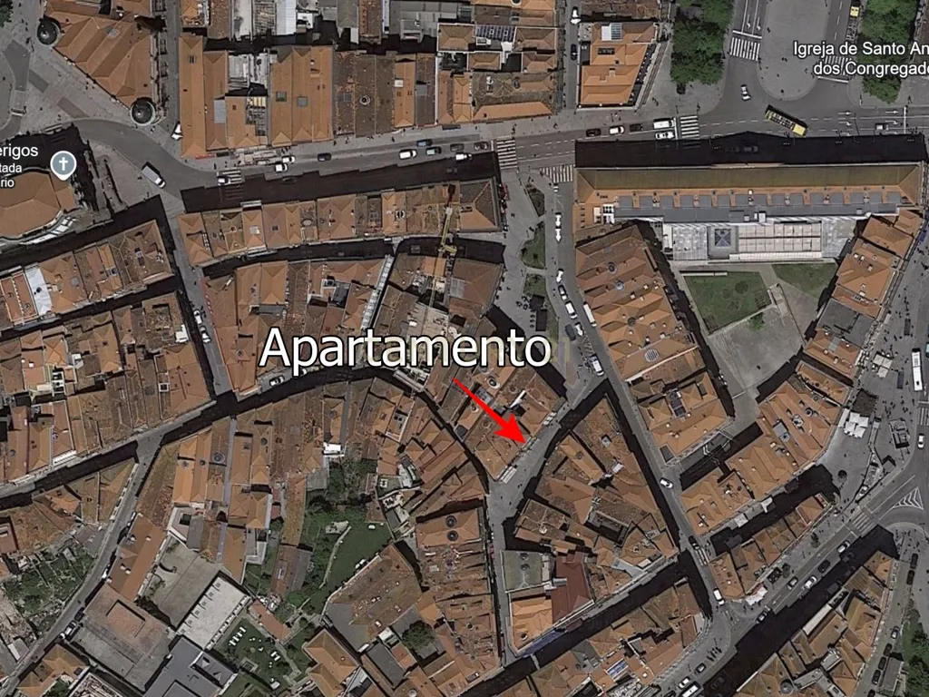 Apartamento T2 com varandas, mobilado no centro do Porto - Image 17
