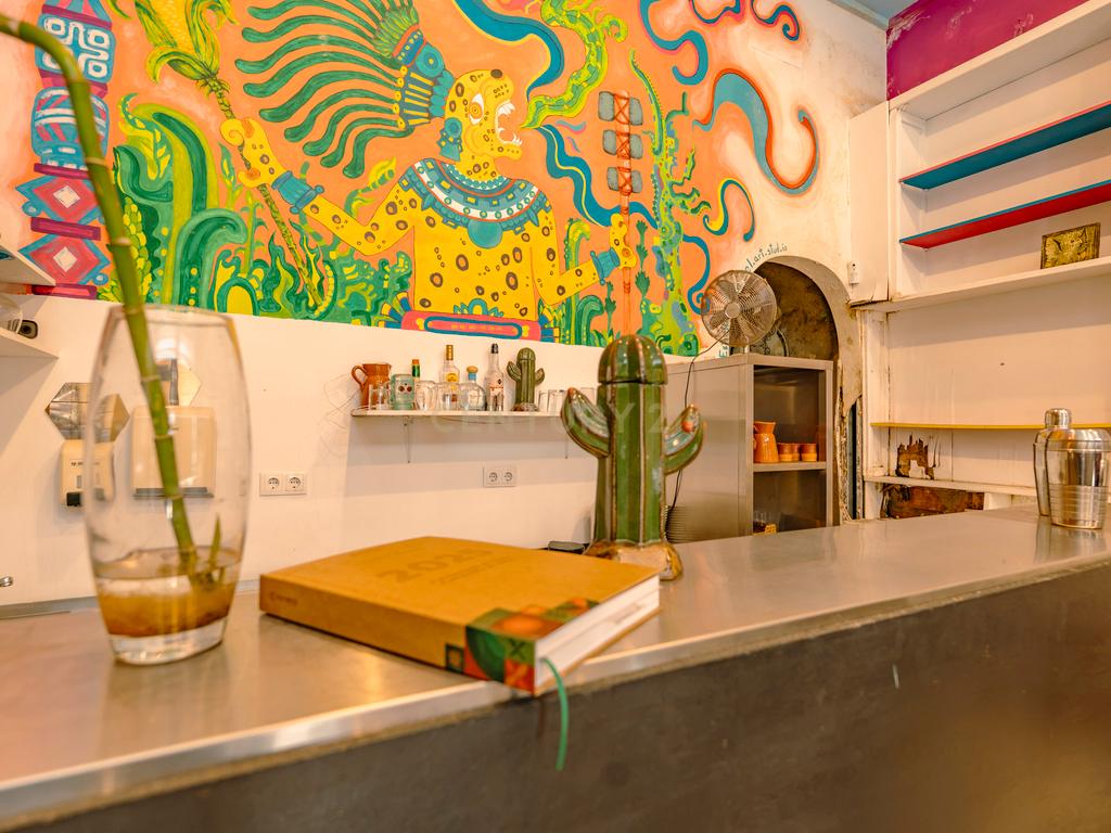 OPORTUNIDADE! ESPAÇO DE RESTAURAÇÃO MUITO BEM DECORADO E TOTALMENTE EQUIPADO EM LOCALIZAÇÃO CENTRAL DE LISBOA, GRANDE POTENCIAL PARA O SEU NEGÓCIO! - Image 8