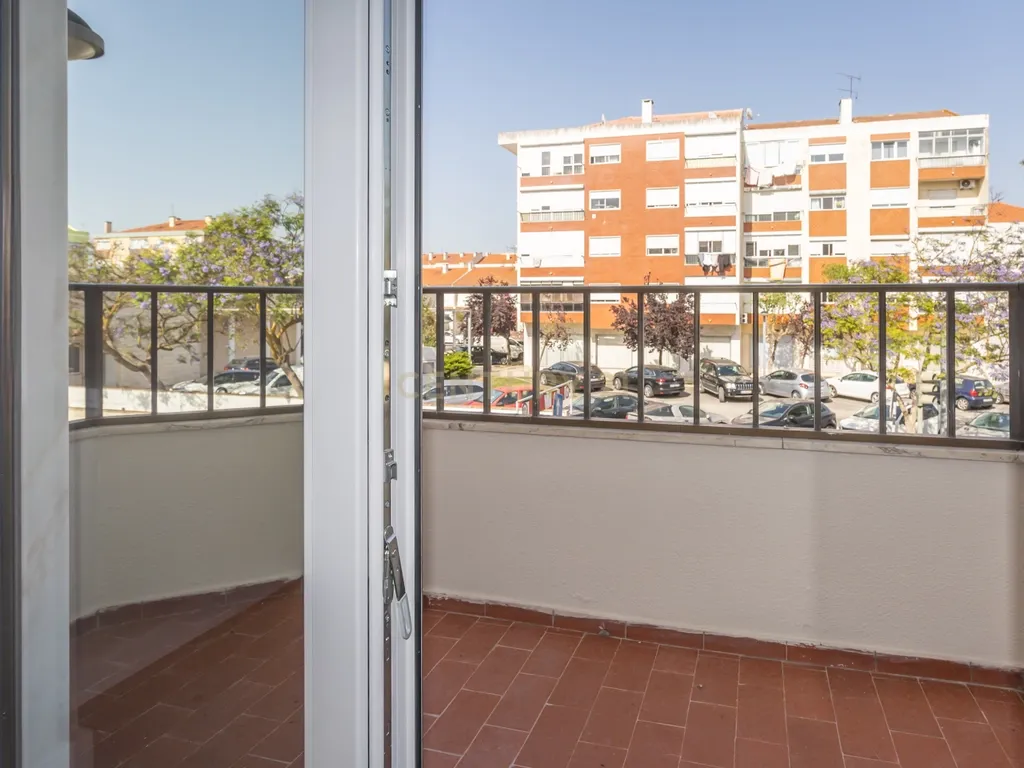 Apartamento T2 Quinta da Lomba - Barreiro - Image 33
