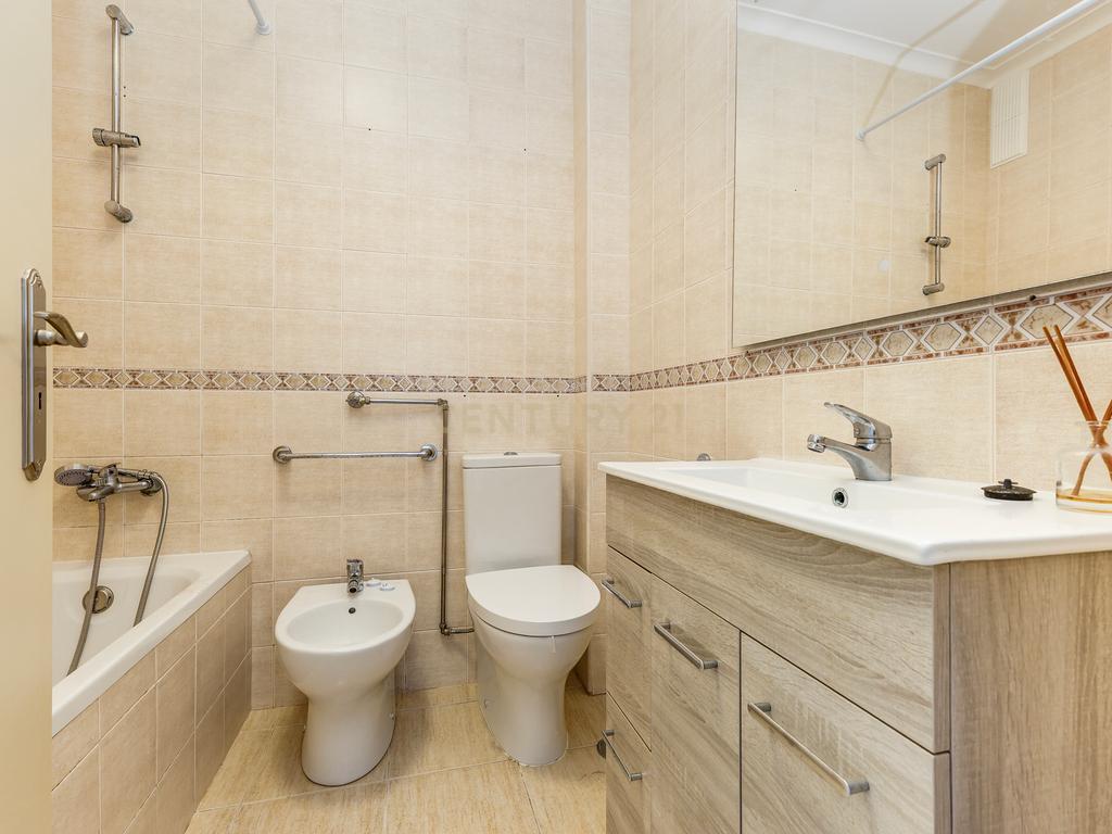 T2 RENOVADO NA SOBREDA - Image 14