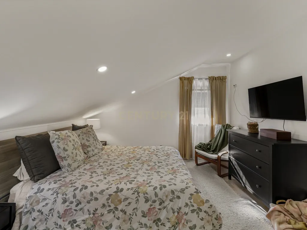 Moradia T3 isolada com garagem, Quinta do Conde - Image 28