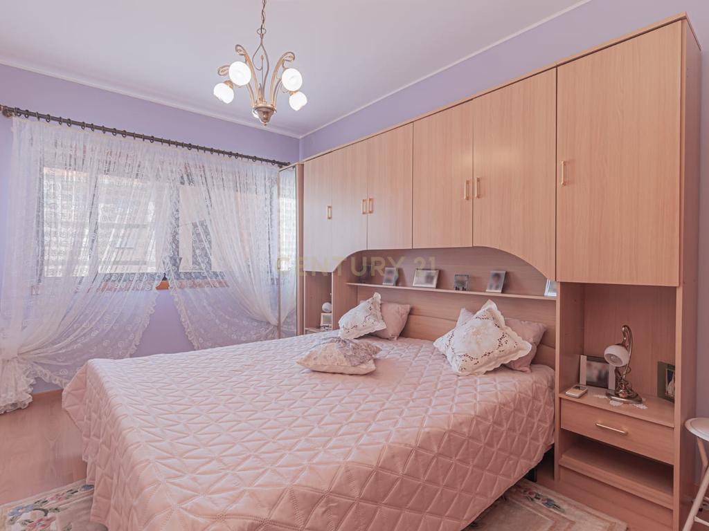 Espaçoso apartamento T3 no Casal Do Marco com Terraço - Image 57