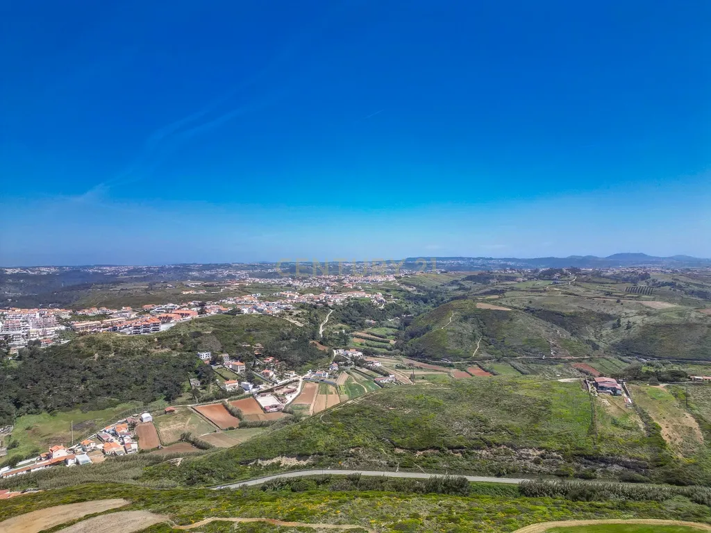 Moradia com Terreno Amplo e Vista Mar na Carvoeira - Image 46