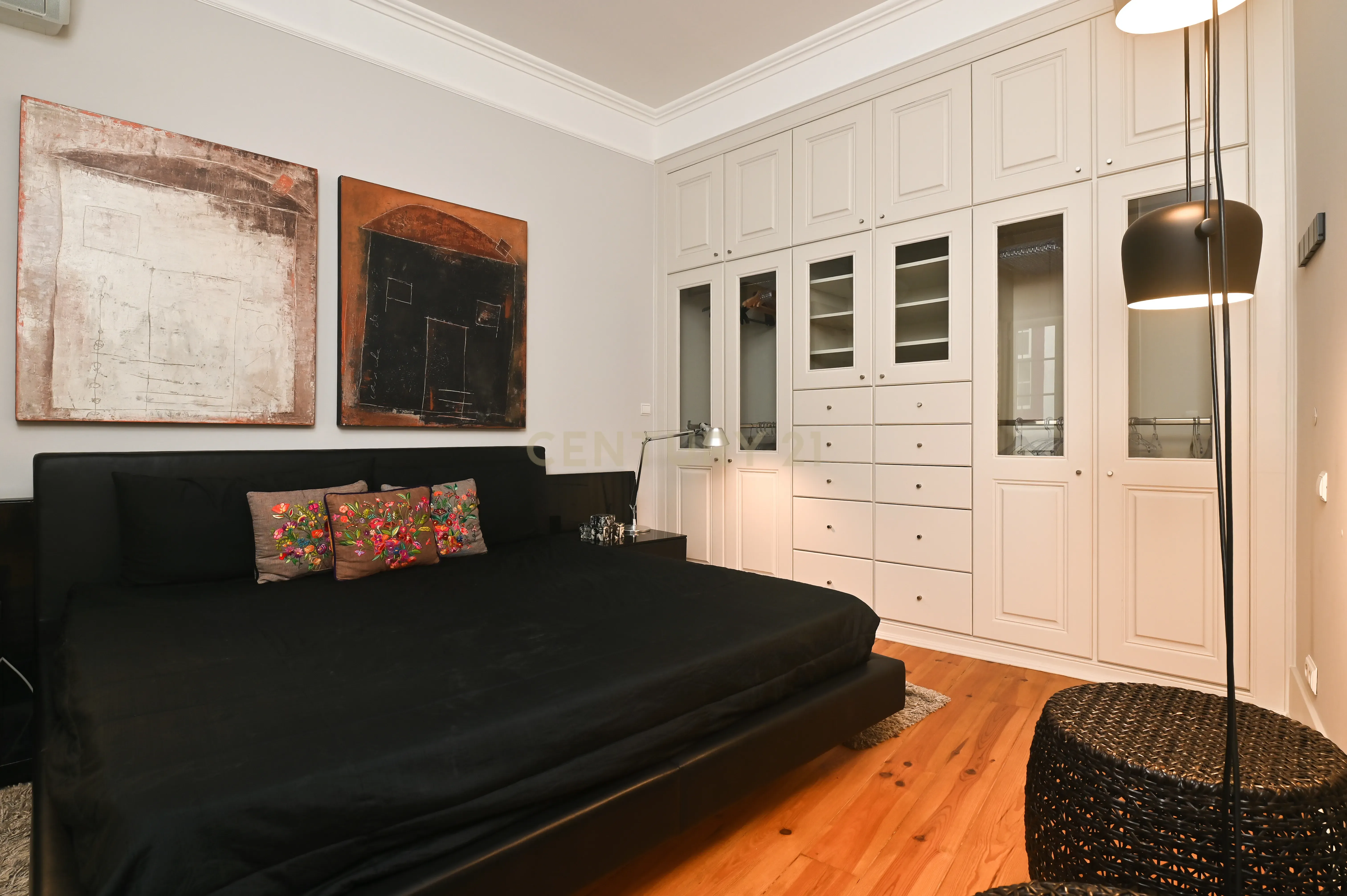 Fotografia 10 de Exclusivo apartamento T4 com estacionamento privado na Baixa, junto ao Chiado