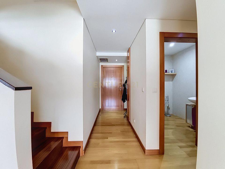 Fotografia 6 de Duplex T2 de Excelência com Vista Mar e Serra