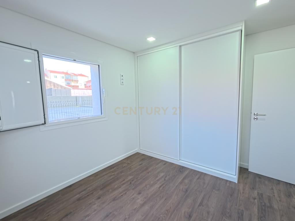 Apartamento T2 novo no centro de Viseu - Image 5