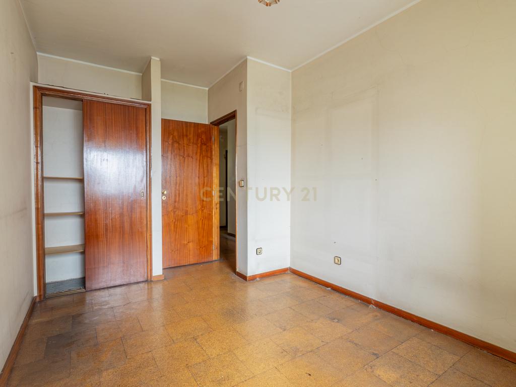 Apartamento T1 em Braga, na União das freguesias de Maximinos, Sé e Cividade em Braga para recuperar - Oportunidade Única! - Image 16