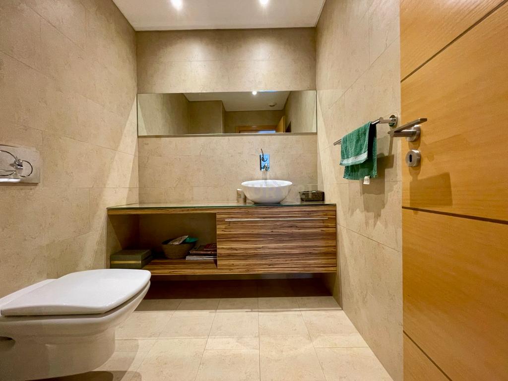 Excelente Apartamento T3 com 185 m² para Arrendamento em Telheiras – Rua António Quadros - Image 9