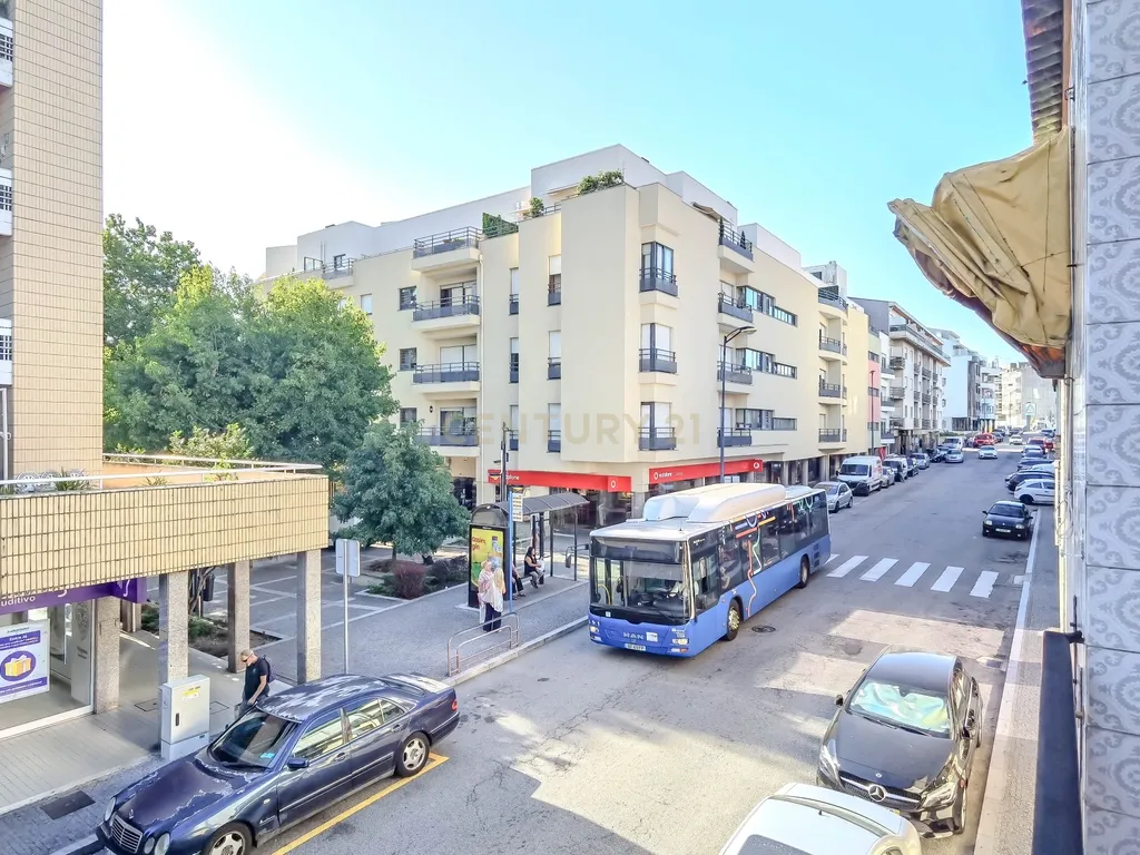 Casa T3 em Gondomar com Vista e Grande Potencial de Recuperação - Image 27