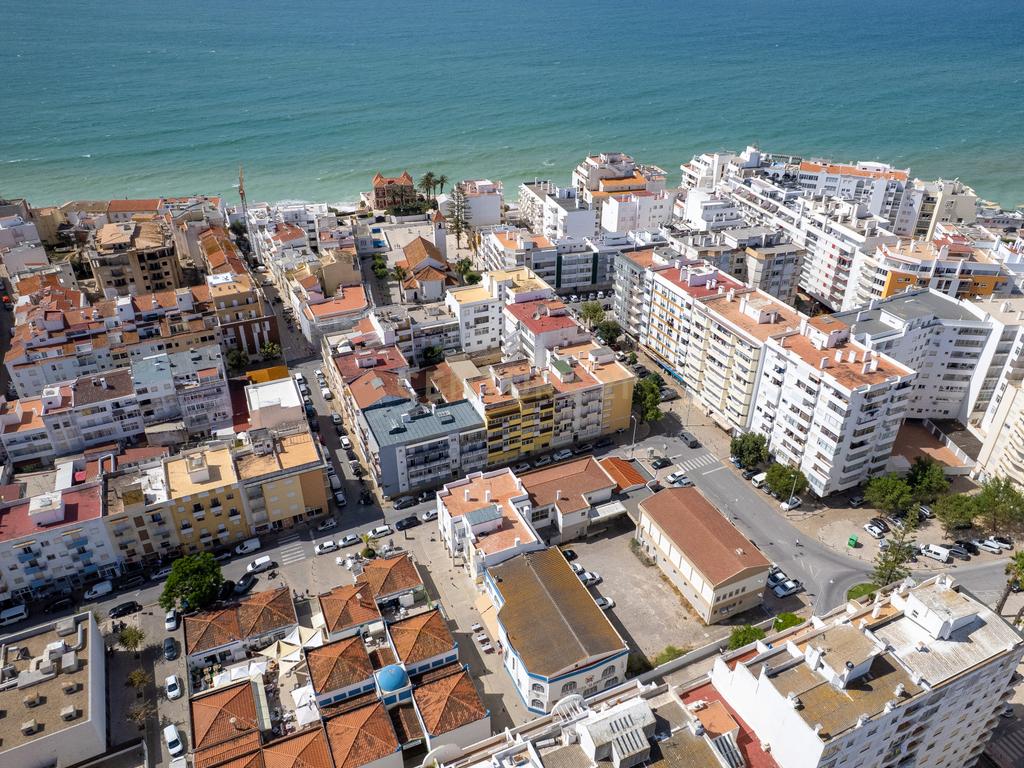 T3 Renovado a 50 Metros da Praia em Armação de Pêra - Image 34