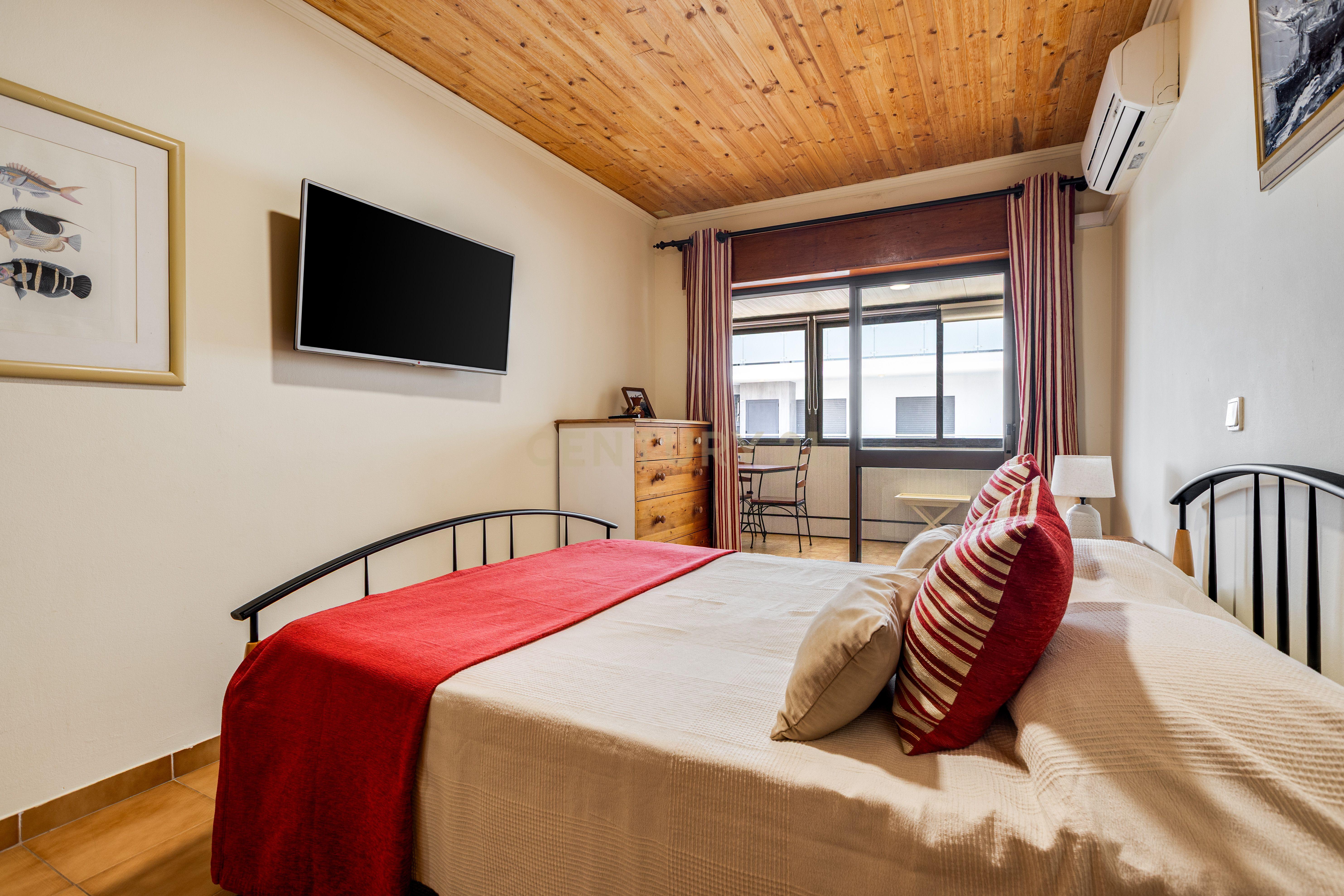 Fotografia 10 de Apartamento T1+1 à Venda em Quarteira