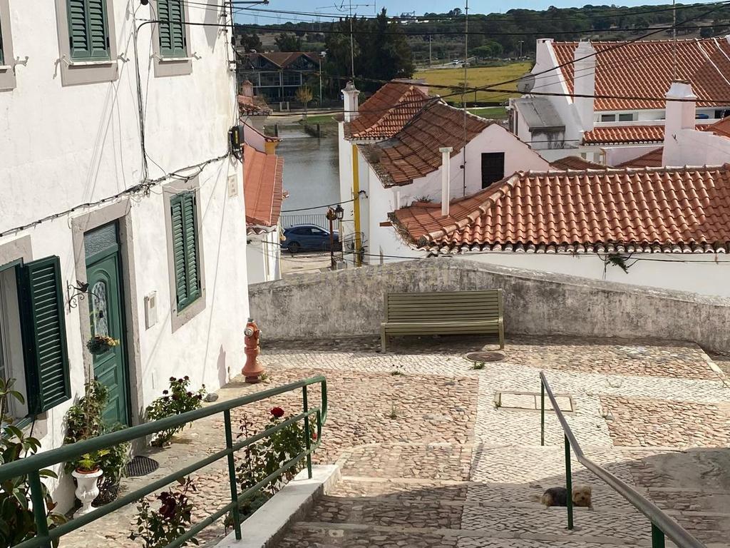 Apartamento T2 no Centro Histórico de Alcácer do Sal – Conforto e Charme à Beira do Sado - Image 9
