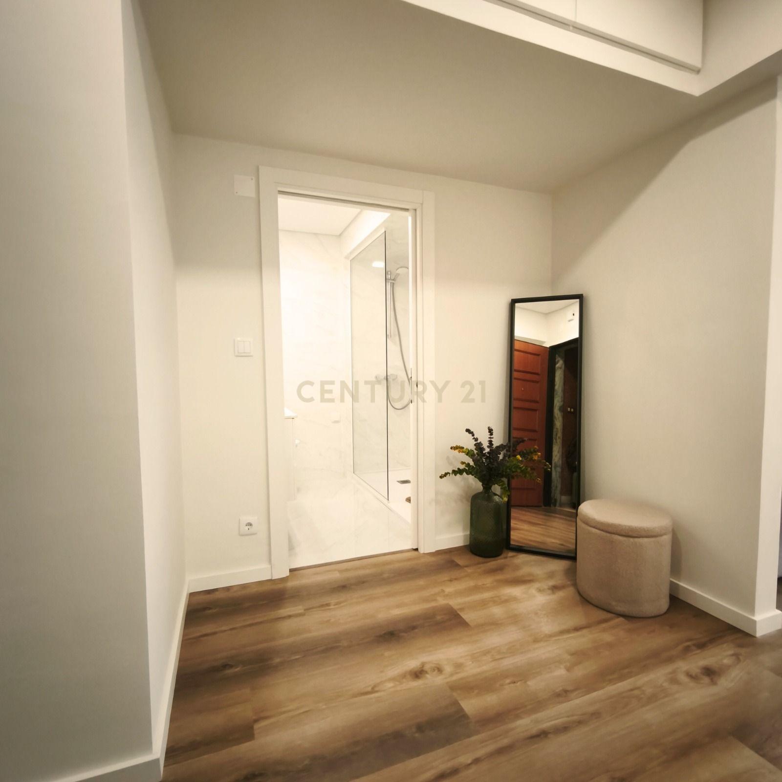 Fotografia 10 de T3 Totalmente Remodelado nas Laranjeiras | Conforto, Elegância e Localização de Excelência