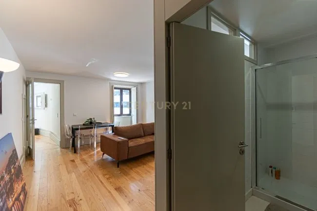 Apartamento T1 de charme com jardim no centro do Porto - Image 17
