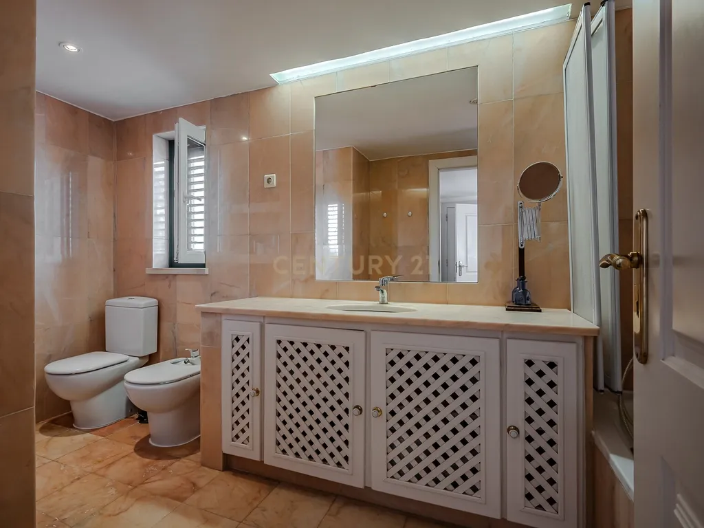 Moradia de sonho com Piscina, 7 Divisões e com Terreno 8461 m2 – Excelente Localização, a 40 minutos de Lisboa ! - Image 33