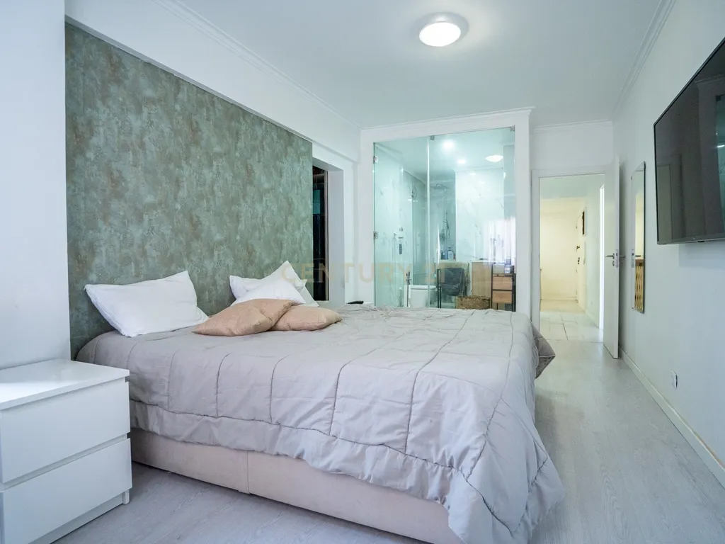 Fantástico Apartamento T2 Transformado em T3 na Parede – Próximo da Praia com estacionamento - Image 6