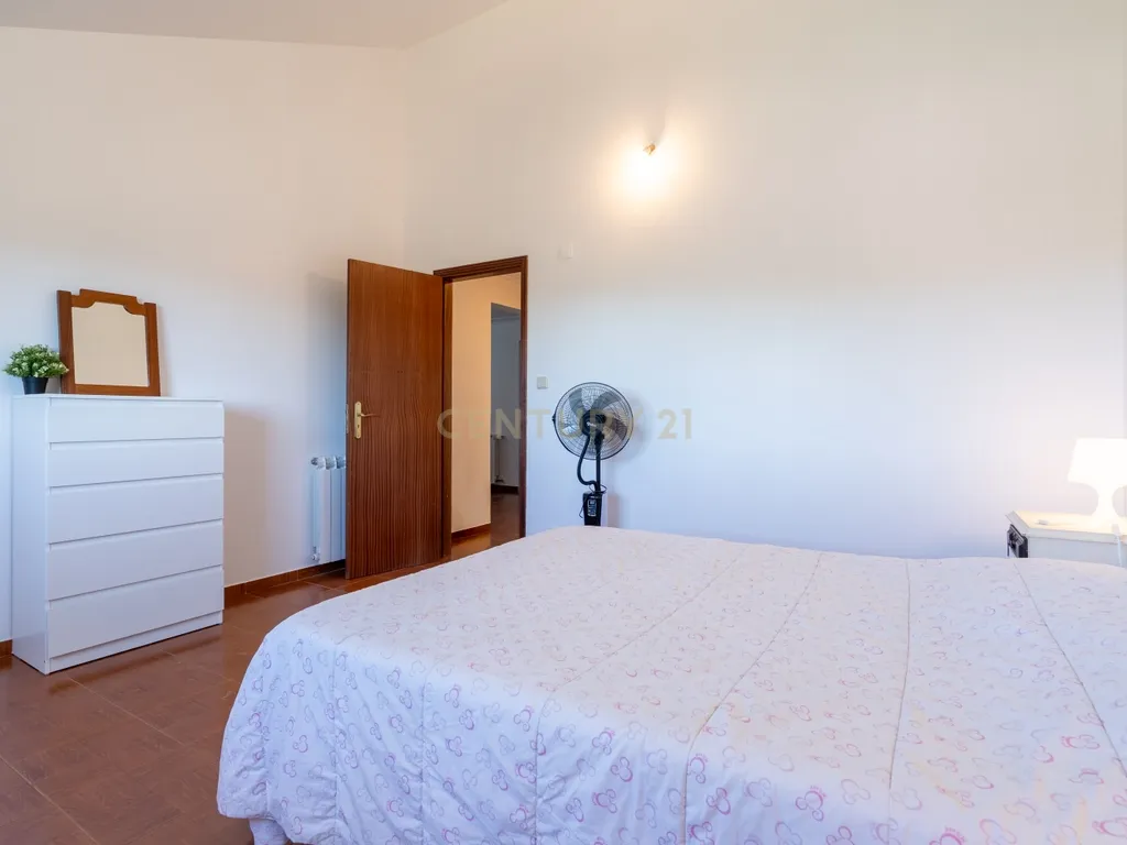Espaço, Natureza e Tranquilidade: Moradia T6 em Cabril - Image 33